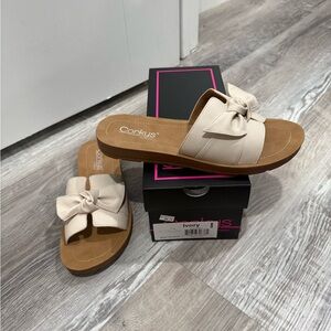 NWT Corkys Rock The Bowt Slide Sandals in IVORY Size 8